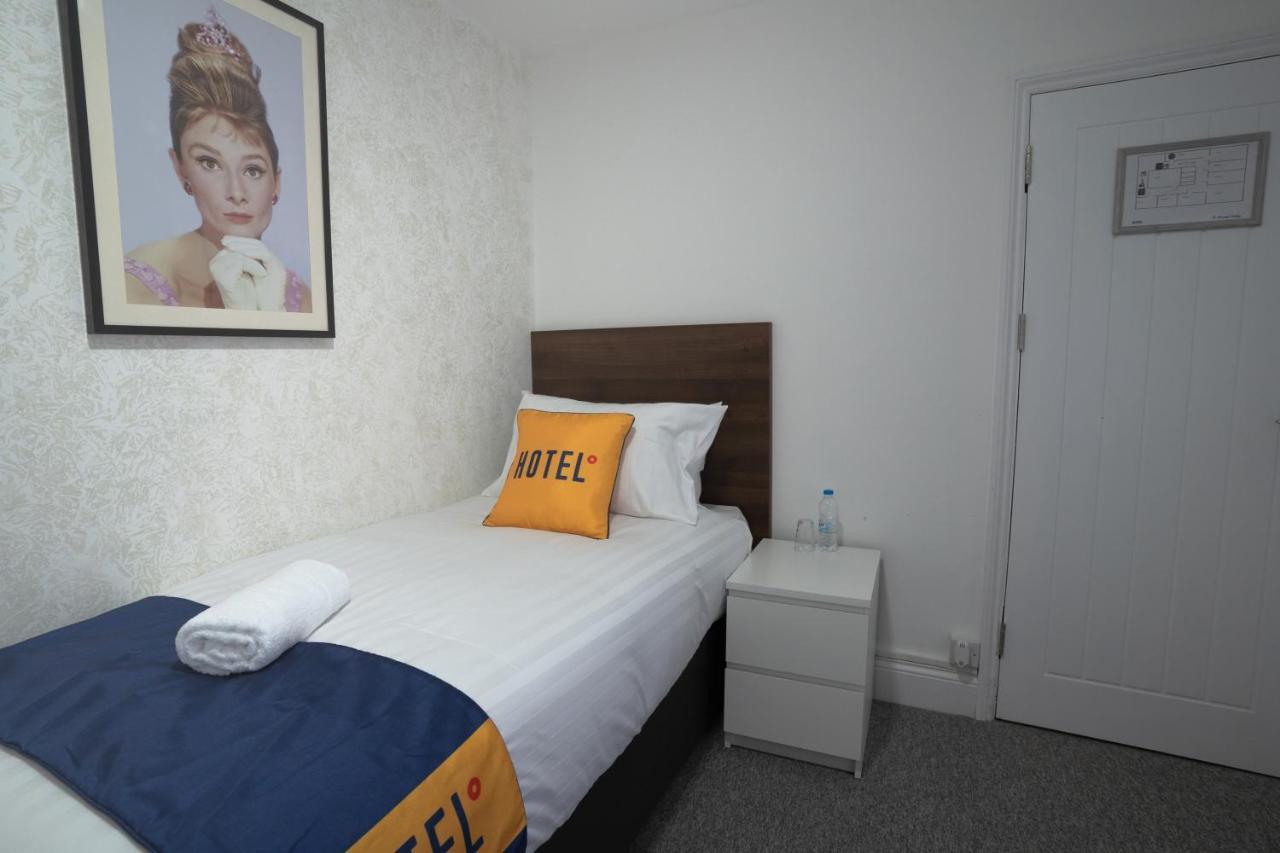 אוקסברידג' Oyo Brunel Hotel מראה חיצוני תמונה